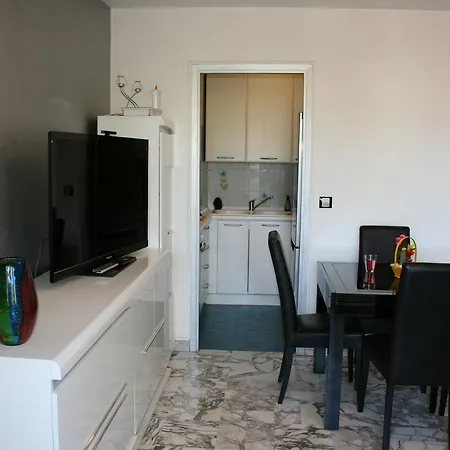 Les Ondines Apartman *